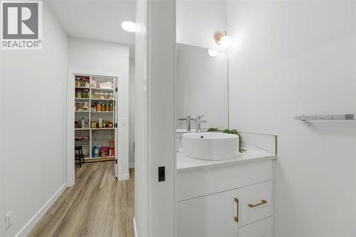 30 Thayer Close, Red Deer, AB - Indoor Photo Showing Bathroom