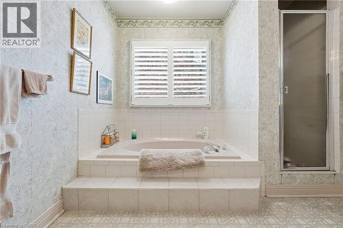 2320 Homer Drive, Burlington, ON - Indoor Photo Showing Bathroom