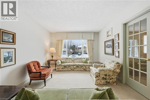 2320 Homer Drive, Burlington, ON - Indoor Photo Showing Living Room