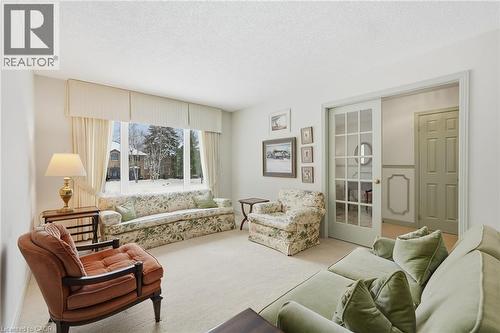 2320 Homer Drive, Burlington, ON - Indoor Photo Showing Living Room