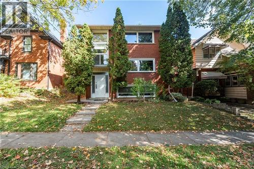 62 MOORE Avenue  Kitchener, ON N2H 3S3