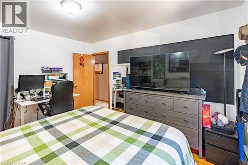 Bedroom with an office area - 62 Moore Avenue, Kitchener, ON - Indoor Photo Showing Bedroom