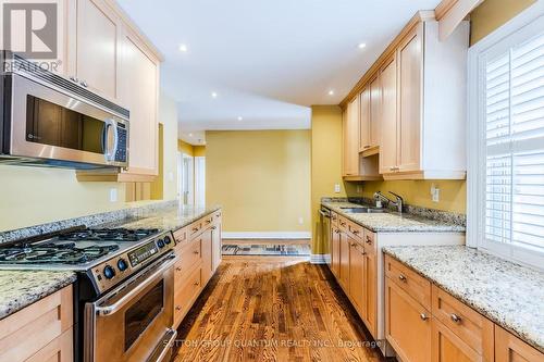 1273 Clarkson Road, Mississauga, ON - Indoor Photo Showing Kitchen With Upgraded Kitchen