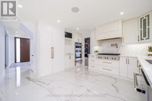 27 Chantelay Crescent, Halton Hills, ON - Indoor Photo Showing Kitchen