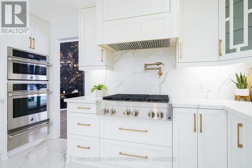 27 Chantelay Crescent, Halton Hills, ON - Indoor Photo Showing Kitchen