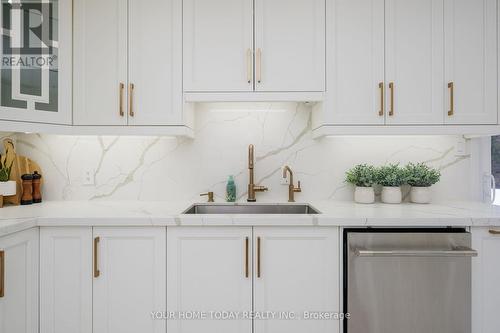 27 Chantelay Crescent, Halton Hills, ON - Indoor Photo Showing Kitchen