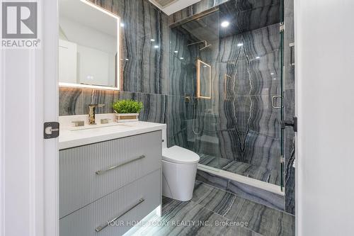 27 Chantelay Crescent, Halton Hills, ON - Indoor Photo Showing Bathroom