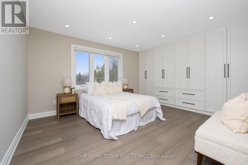 27 Chantelay Crescent, Halton Hills, ON - Indoor Photo Showing Bedroom
