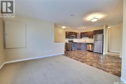 127 5059 James Hill Road, Regina, SK - Indoor Photo Showing Kitchen