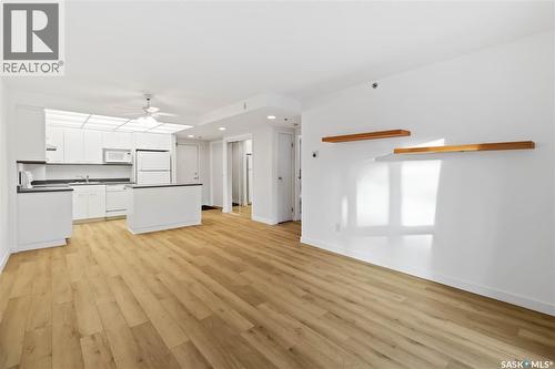 103 525 3Rd Avenue N, Saskatoon, SK - Indoor Photo Showing Kitchen