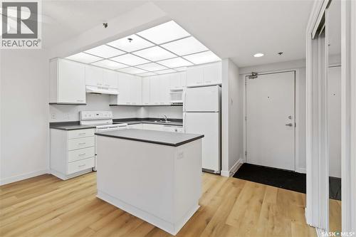 103 525 3Rd Avenue N, Saskatoon, SK - Indoor Photo Showing Kitchen
