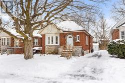 103 HADDON AVENUE S  Hamilton, ON L8S 1X7