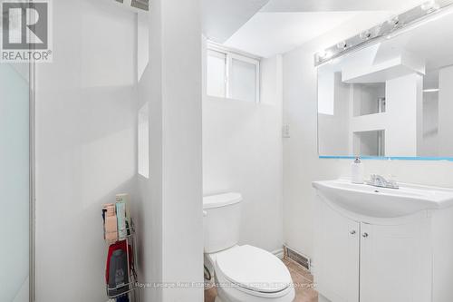 103 Haddon Avenue S, Hamilton, ON - Indoor Photo Showing Bathroom