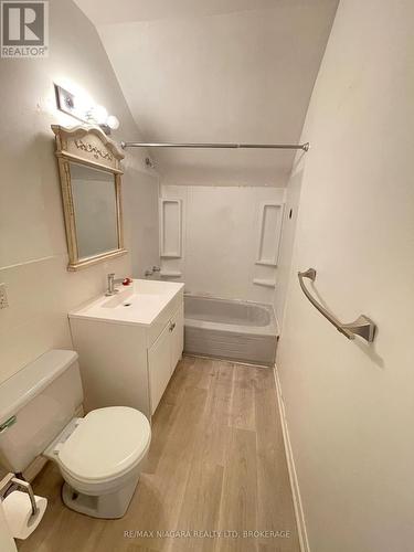 30 Mill Street W, Halton Hills (Ac Acton), ON - Indoor Photo Showing Bathroom