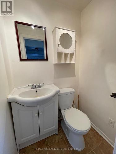 30 Mill Street W, Halton Hills (Ac Acton), ON - Indoor Photo Showing Bathroom
