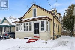 8 IDA STREET  St. Catharines (E. Chester), ON L2R 3X4