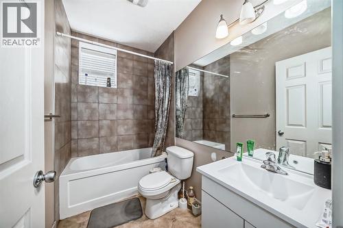 226 Saddlebrook Circle Ne, Calgary, AB - Indoor Photo Showing Bathroom