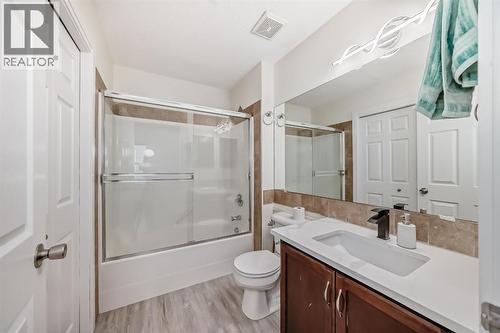 226 Saddlebrook Circle Ne, Calgary, AB - Indoor Photo Showing Bathroom