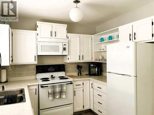 4516 45 Street, Rycroft, AB - Indoor Photo Showing Kitchen