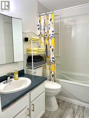 4516 45 Street, Rycroft, AB - Indoor Photo Showing Bathroom