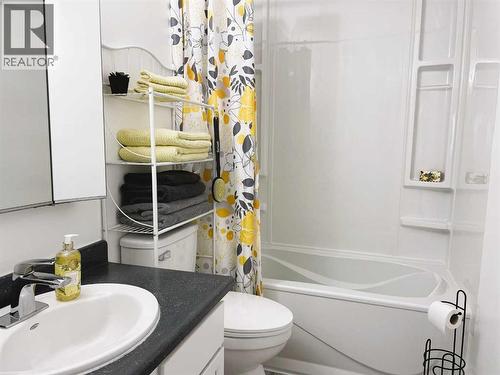 4516 45 Street, Rycroft, AB - Indoor Photo Showing Bathroom