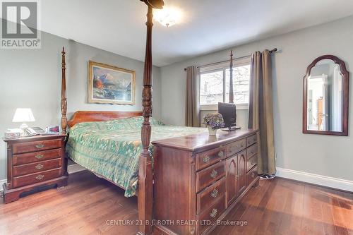 323 Hillside Drive, Mississauga, ON - Indoor Photo Showing Bedroom
