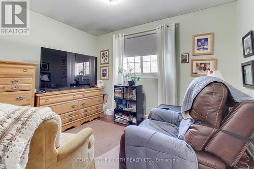 323 Hillside Drive, Mississauga, ON - Indoor