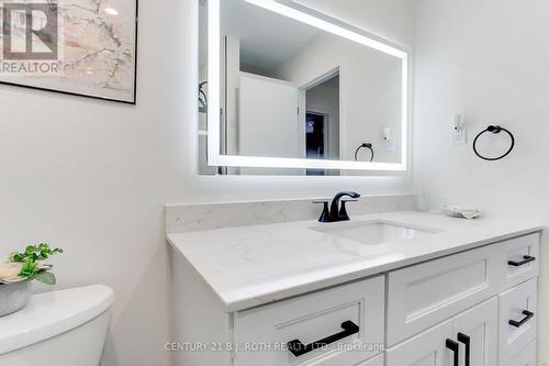 323 Hillside Drive, Mississauga, ON - Indoor Photo Showing Bathroom