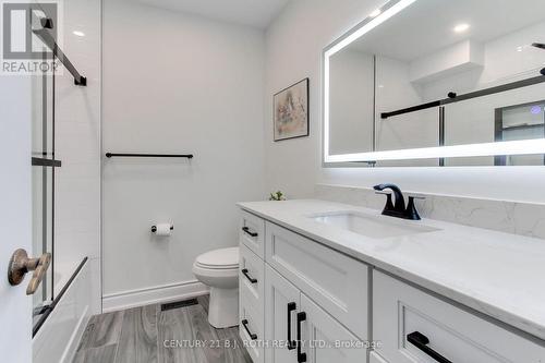 323 Hillside Drive, Mississauga, ON - Indoor Photo Showing Bathroom