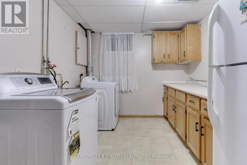 323 Hillside Drive, Mississauga, ON - Indoor Photo Showing Laundry Room