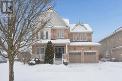 11 FIFESHIRE COURT  Scugog (Port Perry), ON L9L 2E3