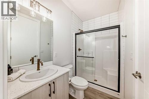 100 Corner Glen Manor Ne, Calgary, AB - Indoor Photo Showing Bathroom