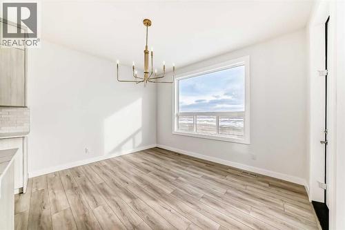 100 Corner Glen Manor Ne, Calgary, AB - Indoor Photo Showing Other Room