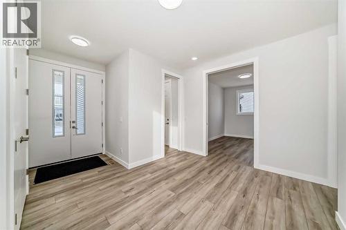 100 Corner Glen Manor Ne, Calgary, AB - Indoor Photo Showing Other Room