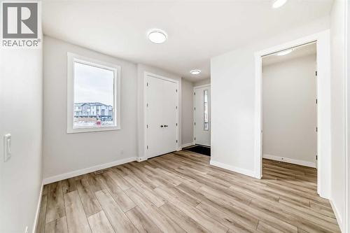 100 Corner Glen Manor Ne, Calgary, AB - Indoor Photo Showing Other Room