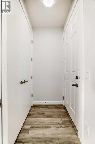 100 Corner Glen Manor Ne, Calgary, AB - Indoor Photo Showing Other Room