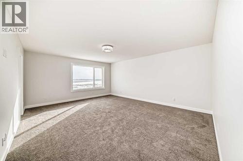 100 Corner Glen Manor Ne, Calgary, AB - Indoor Photo Showing Other Room
