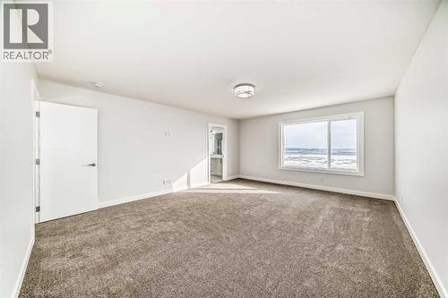 100 Corner Glen Manor Ne, Calgary, AB - Indoor Photo Showing Other Room