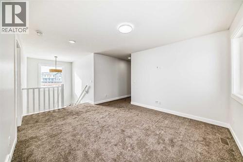 100 Corner Glen Manor Ne, Calgary, AB - Indoor Photo Showing Other Room