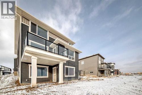 100 Corner Glen Manor Ne, Calgary, AB - Outdoor