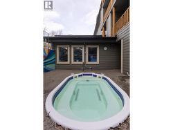 Outdoor hot tub - 