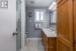Main bathroom - 