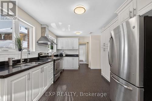 2 Gladiator Road, Markham, ON - Indoor Photo Showing Kitchen With Double Sink With Upgraded Kitchen