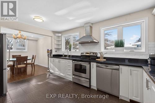 2 Gladiator Road, Markham, ON - Indoor Photo Showing Kitchen