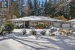 16 LOVERS LANE  Hamilton, ON L9G 1G3