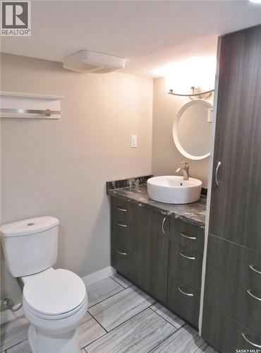 1506 E Avenue N, Saskatoon, SK - Indoor Photo Showing Bathroom