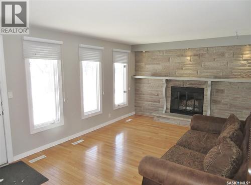 1506 E Avenue N, Saskatoon, SK - Indoor Photo Showing Living Room With Fireplace
