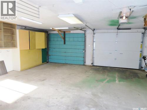 1506 E Avenue N, Saskatoon, SK - Indoor Photo Showing Garage