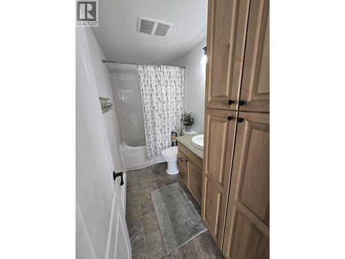 8224 99 Avenue, Fort St. John, BC - Indoor Photo Showing Bathroom