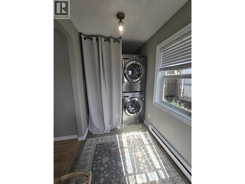 8224 99 Avenue, Fort St. John, BC - Indoor Photo Showing Laundry Room
